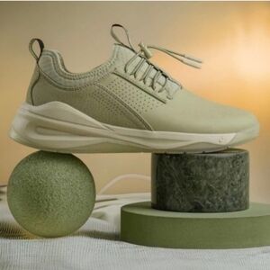 Clove Women's Classic Sage Green Nursing Sneaker Sz W 7.5 / Stylish  Sneakers